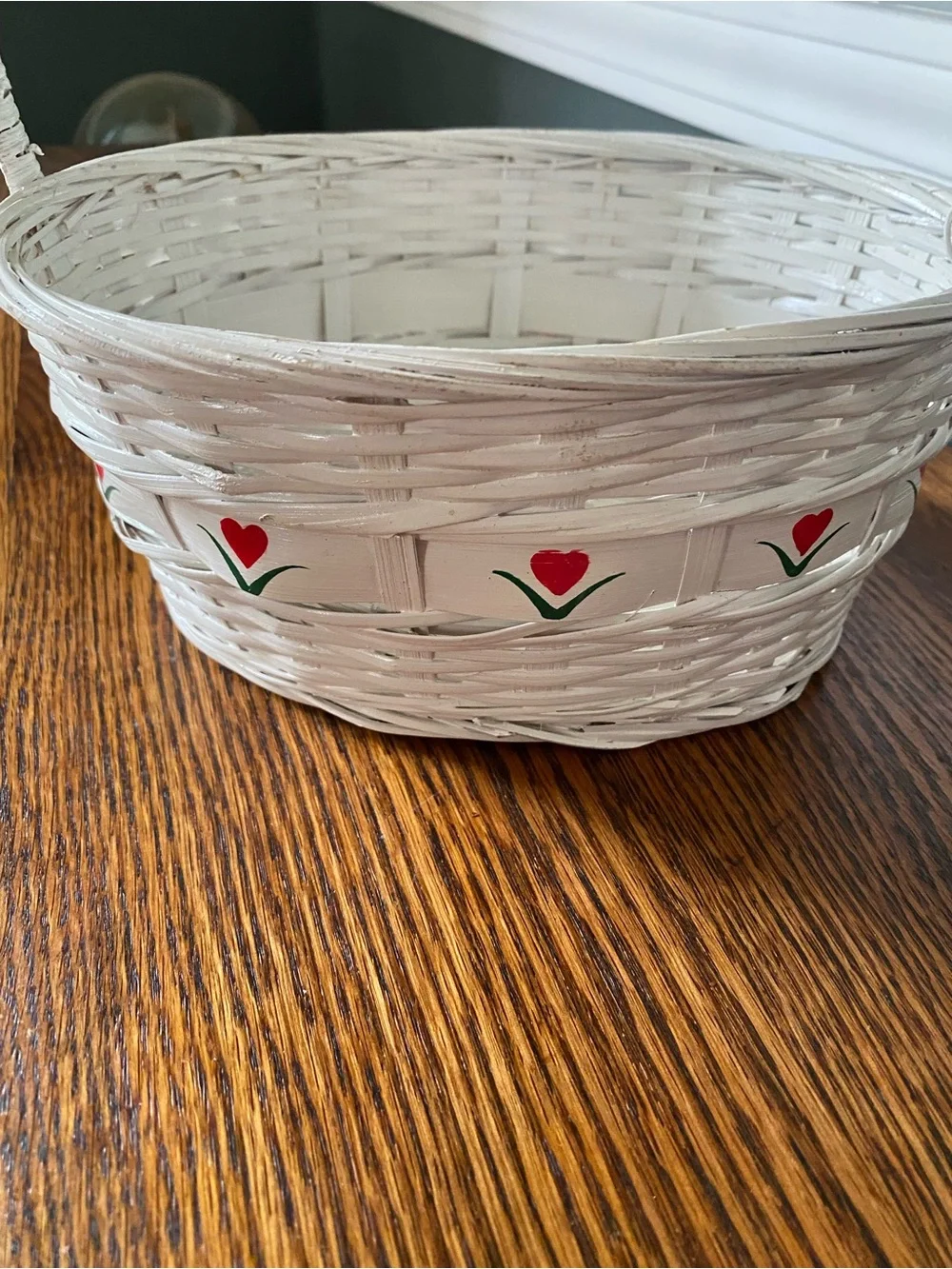 Vintage White Woven Wicker Basket Ceramic Handle Red Heart Tulip Design